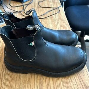 Blundstone steel toe size 10.5. Hardly worn